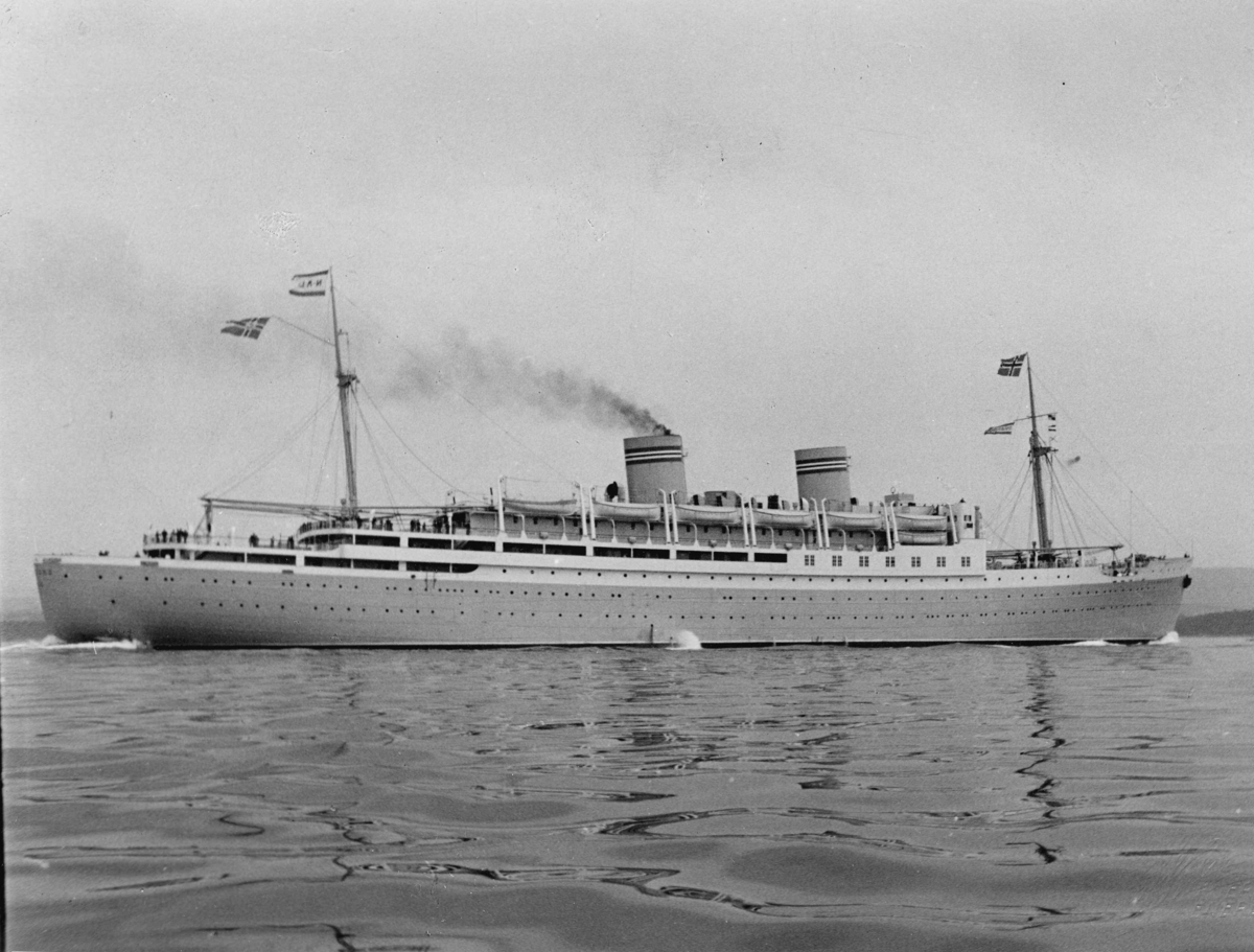 Anders Beer Wilse, Turistskip. Den Norske Amerikalinjes M/S Oslofjord.