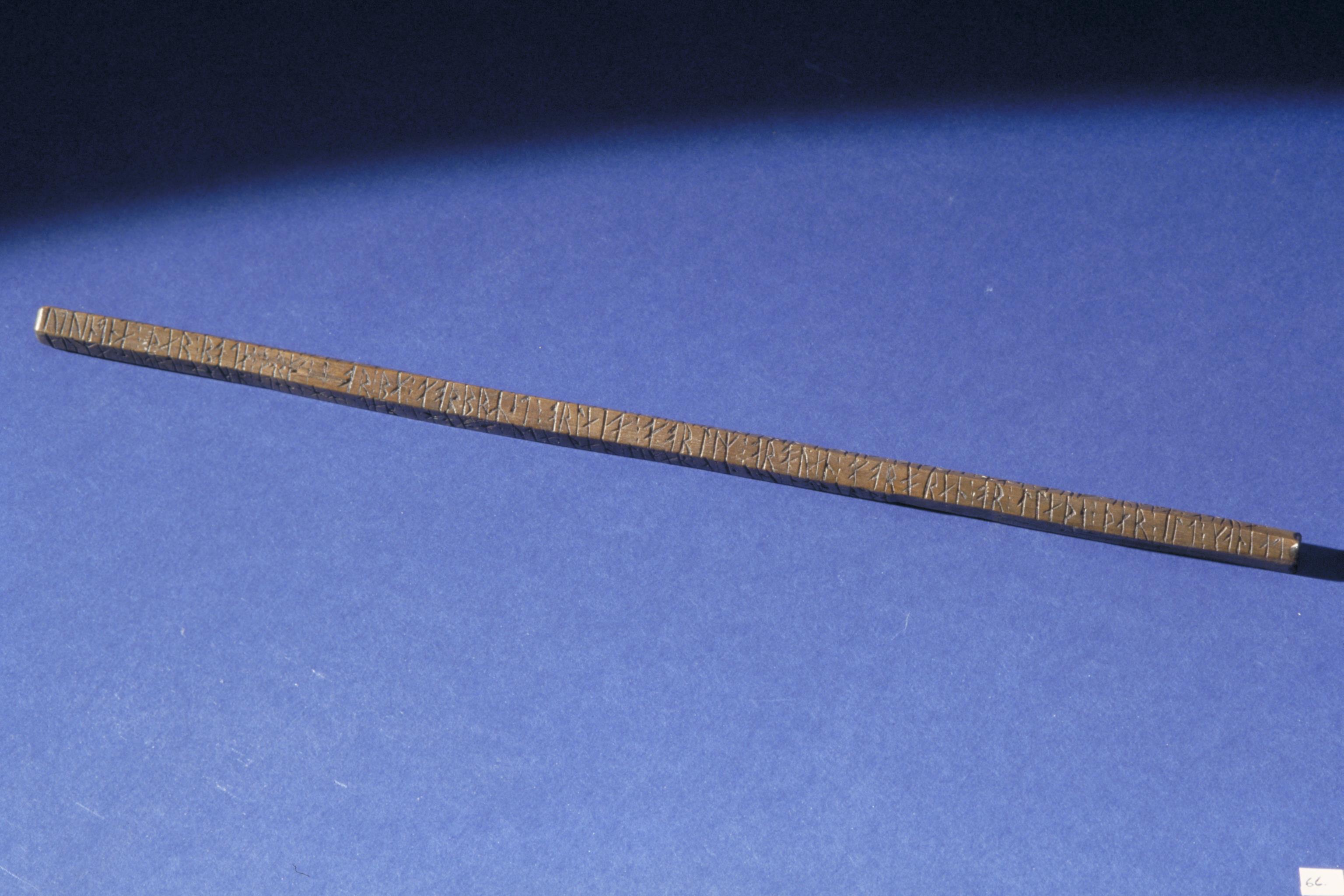 Bengt A Lundberg, Kat nr 066 Pinne av trä, läkesticka, från Danmark