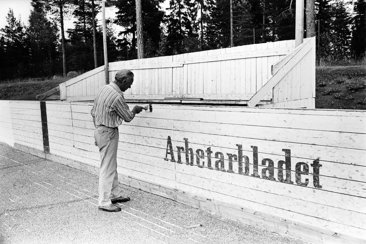 Tierp Arbetarbladet, “Tierp armor for hockey,” Uppland 1973