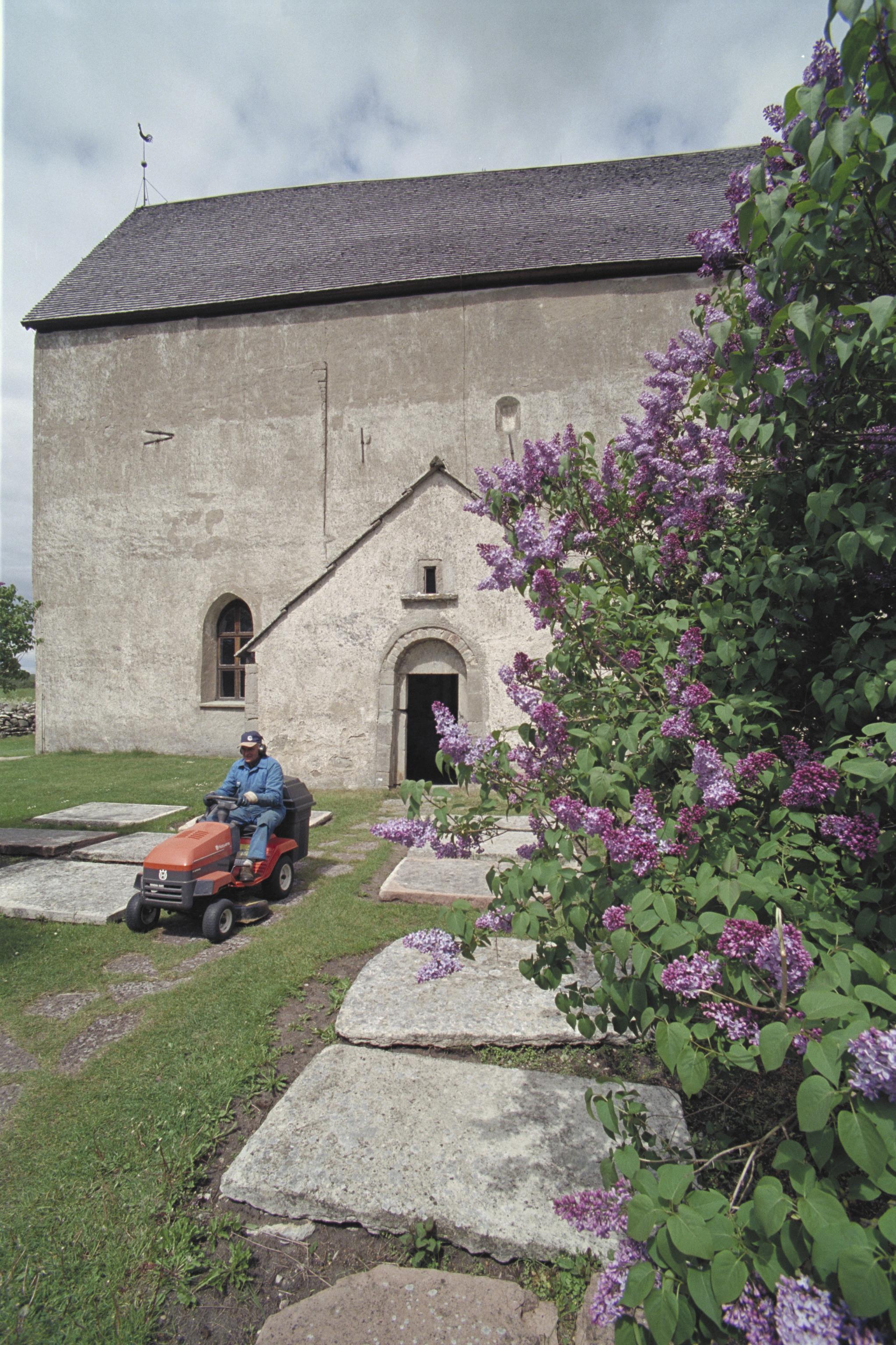 Bengt A Lundberg, Källa gamla kyrka
