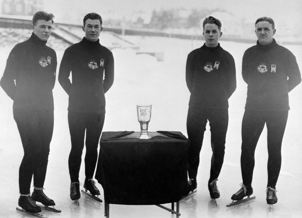 Anno Domkirkeodden, SKØYTELØPERE, POKAL, M. HAUG, J. AAS, S. KRISTOFFERSEN, H. HERMANSDSEN.