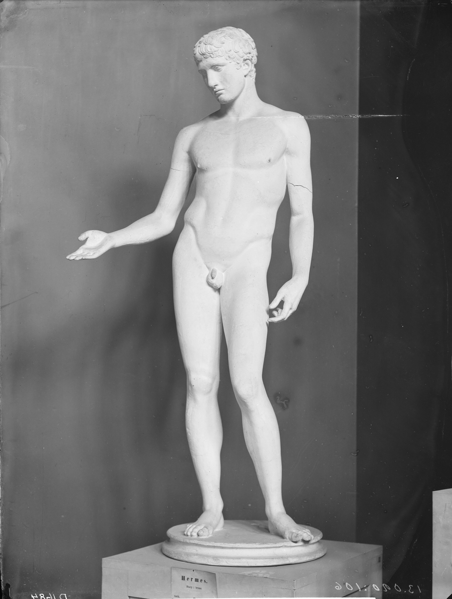 Carl Curman, Staty "Hermes", ung athlet. Kopian finns på National Museet och originalet i Brow? Florens. s.k. "Edolino".