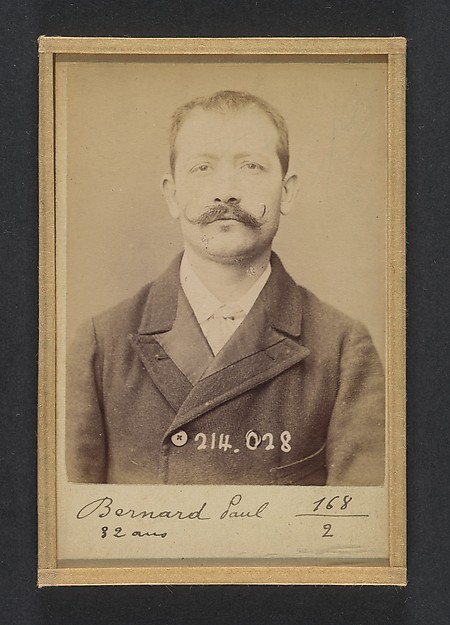 Alphonse Bertillon, Bernard. Paul, Auguste. 32 ans, né à Crest (Drôme). Employé. Excitation au meurtre, anarchiste. 11/2/94.