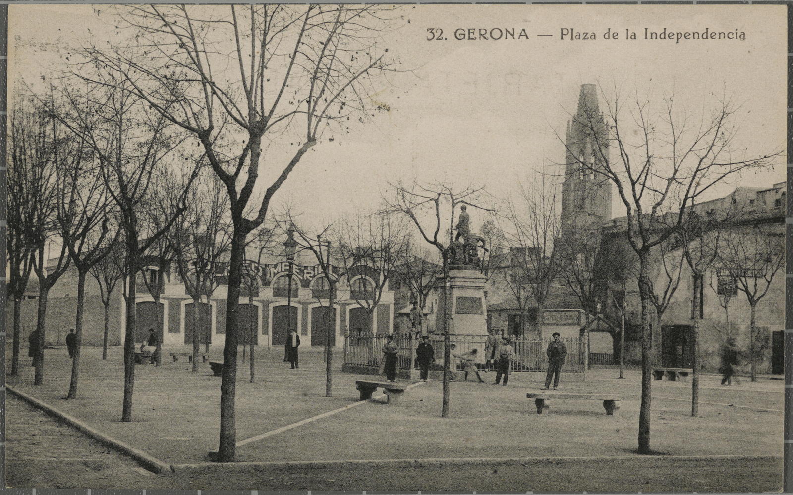 Joan Llinàs Badosa, 32. Gerona - Plaza de la Independencia