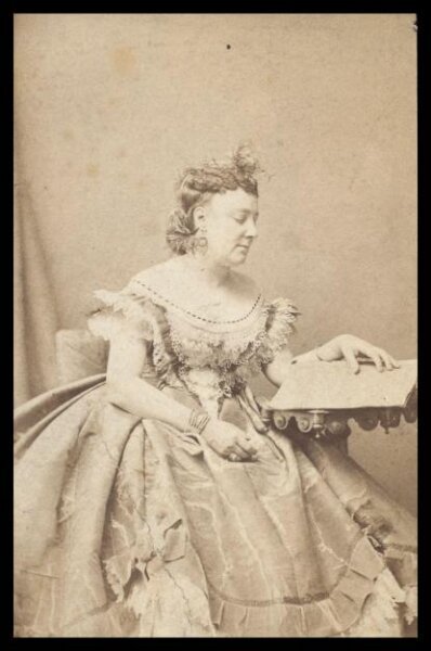 London Stereoscopic and Photographic Company, Guy Little Theatrical Photograph