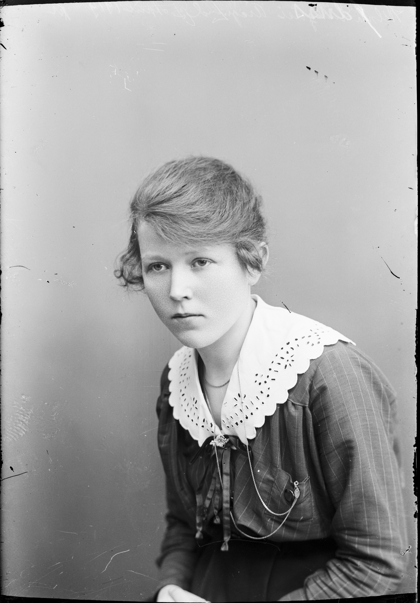 Skötsner-Edhlund, Wilma Lindqvist från Öregrund, Uppland 1919