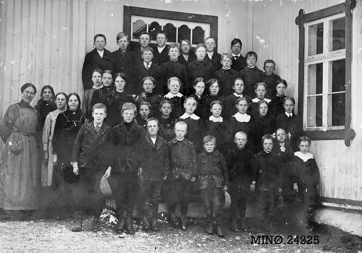 Alexander Bredstrøm Ansberg, Elever ved Grimsbu skole.