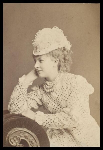 London Stereoscopic and Photographic Company, Guy Little Theatrical Photograph