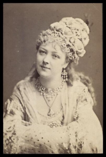 London Stereoscopic and Photographic Company, Guy Little Theatrical Photograph