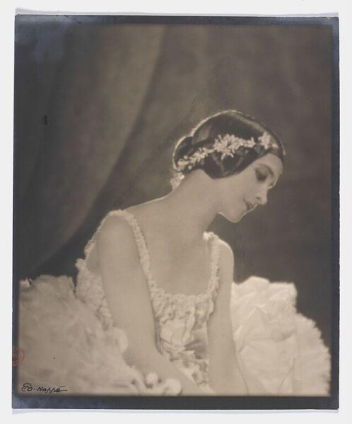Hoppé, Emil Otto, The Sleeping Princess