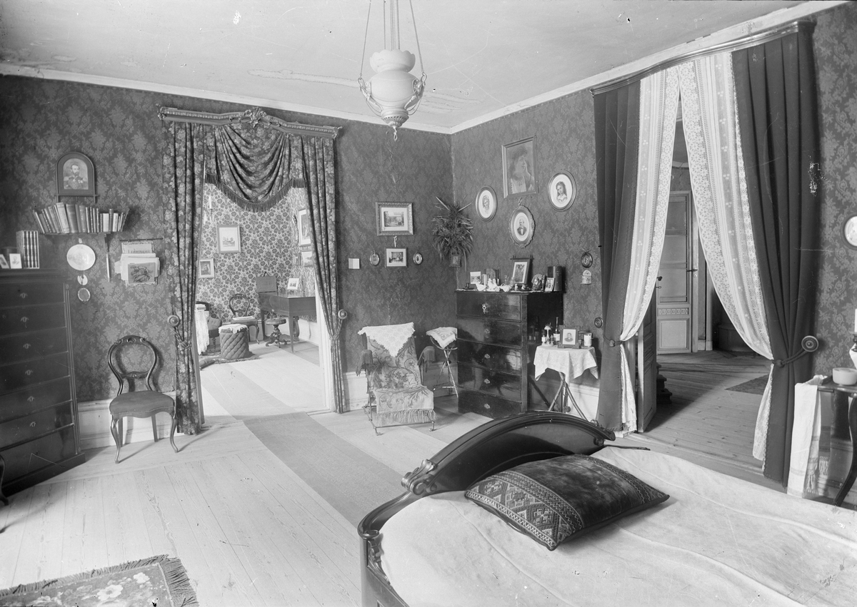 Henri Osti's Fotografiateliér, Emma och Henri Ostis hem, Bredgränd 11, Uppsala efter 1895