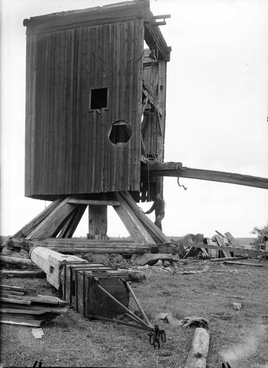 Paul Sandberg, Windmill during dismantling, Uppland 1935