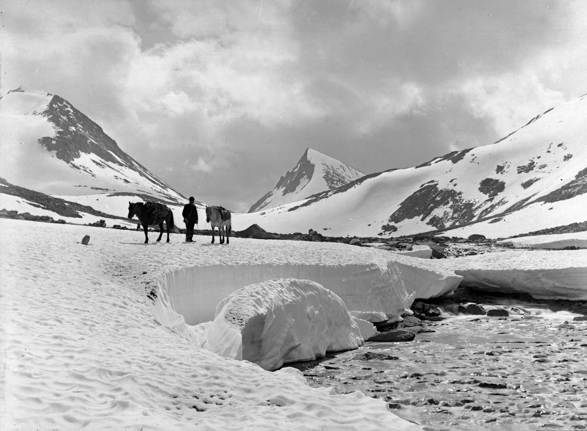Axel Lindahl, Prot: Jotunheimen Parti i Uladalen med Simletind