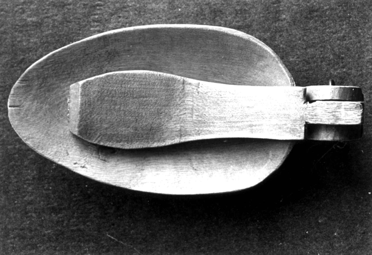 Anna Grostøl, Skje med sammenleggbart skaft. Røros, Sør-Trøndelag 1938.