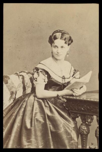 London Stereoscopic and Photographic Company, Guy Little Theatrical Photograph