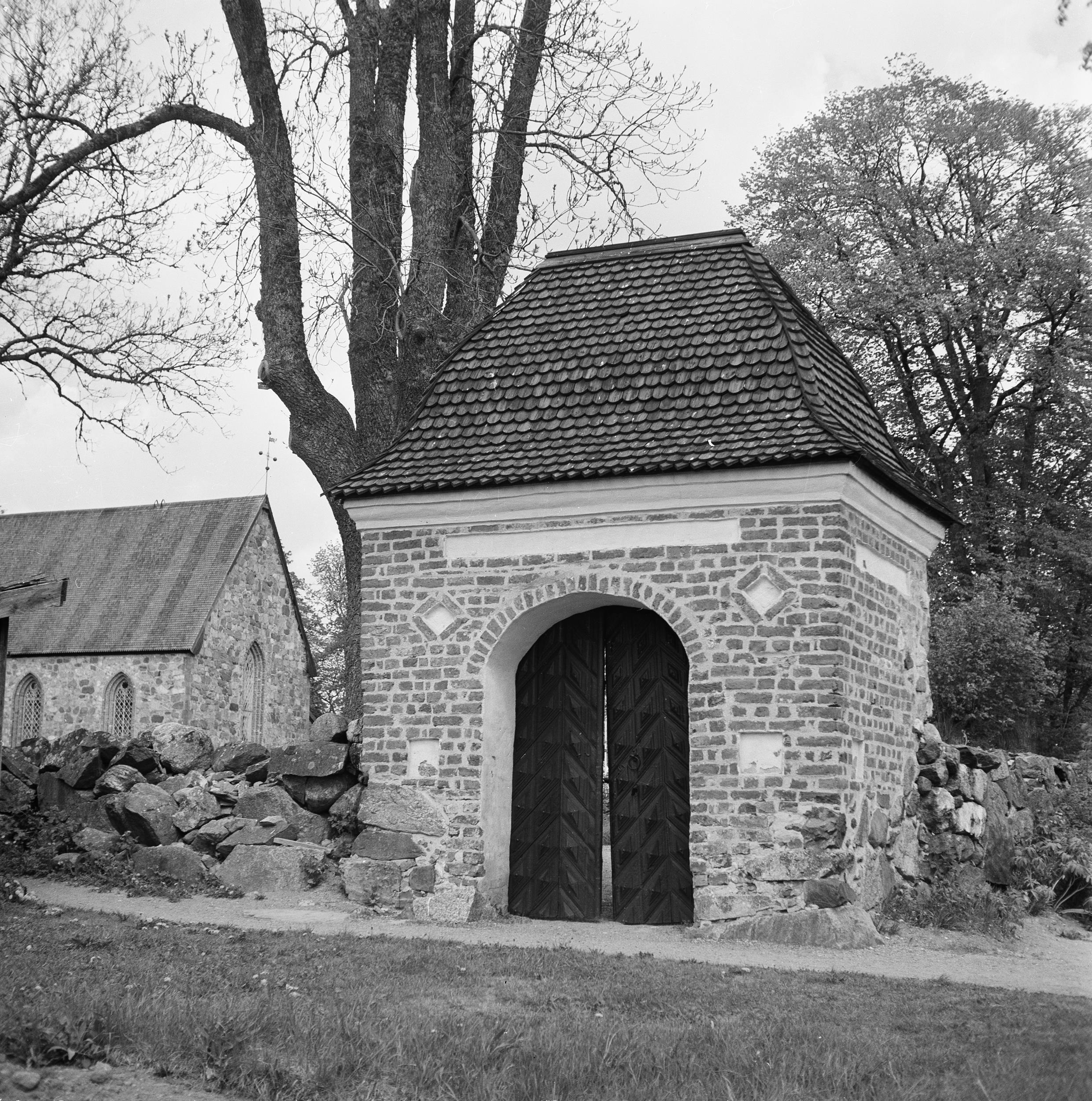 Nils Lagergren, Håtuna kyrka
