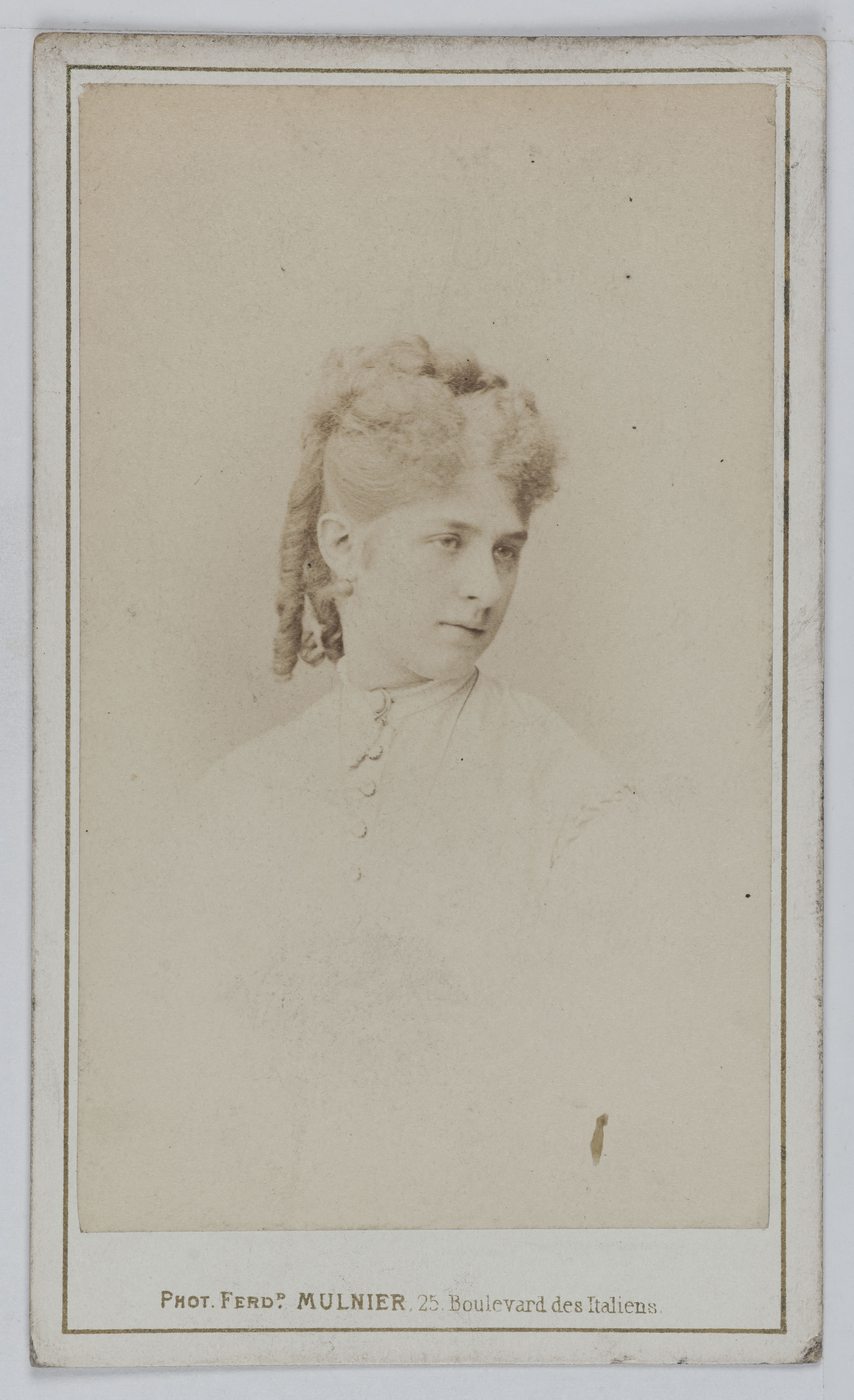 Ferdinand Mulnier, Portrait de Mademoiselle Ricci (-1872), nièce du compositeur Ricci et actrice au Théâtre des Italiens en 1868-1869.