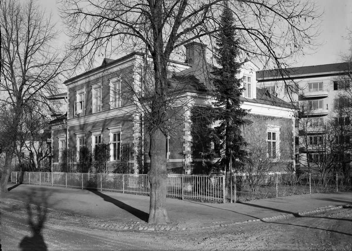 Paul Sandberg, Villa Isola, kvarteret Valhall, stadsdelen Luthagen, Uppsala, november 1939