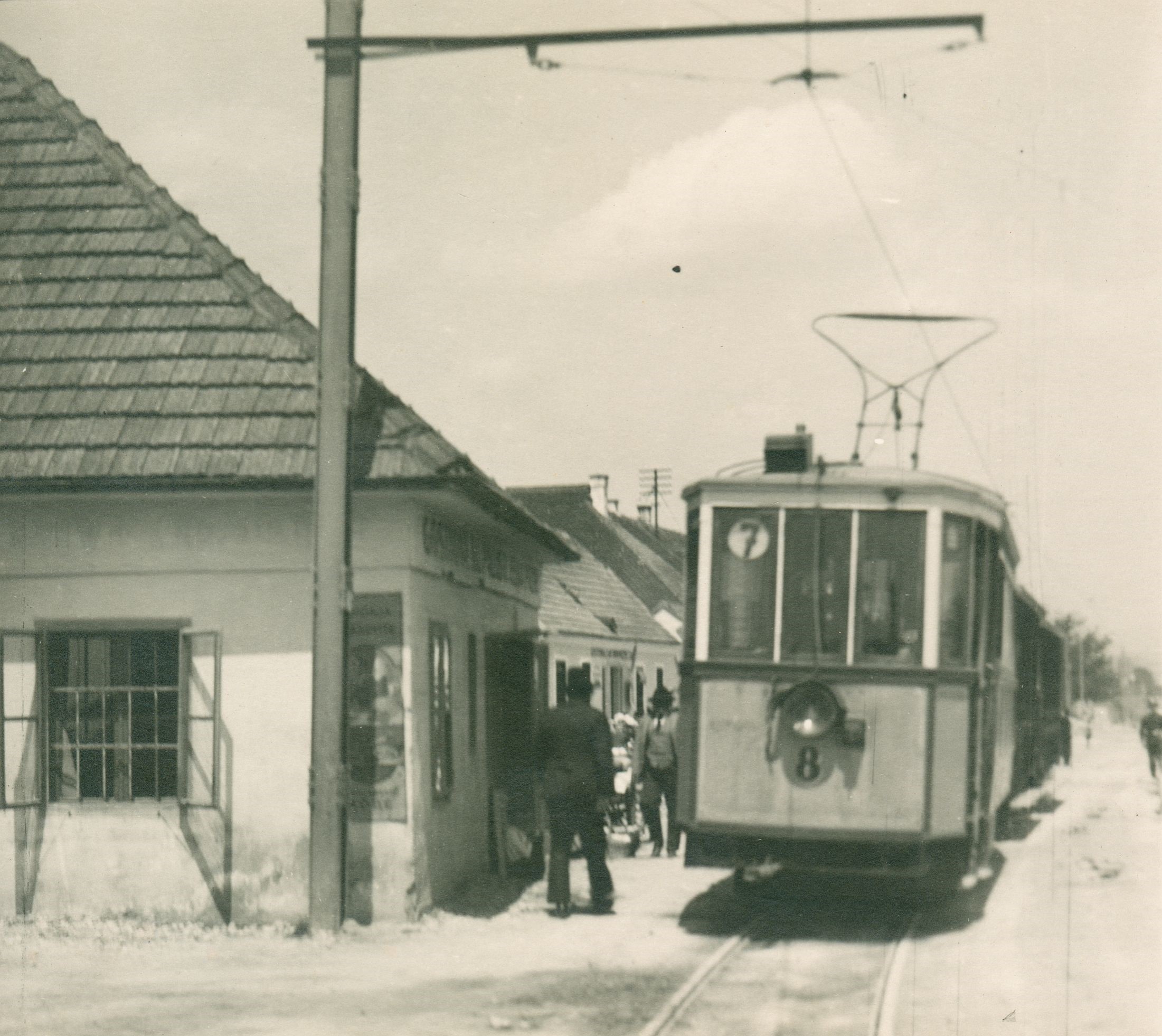 Vladimir Horvat, Zagreb (Savska cesta) - Kuća uz tramvajsku prugu