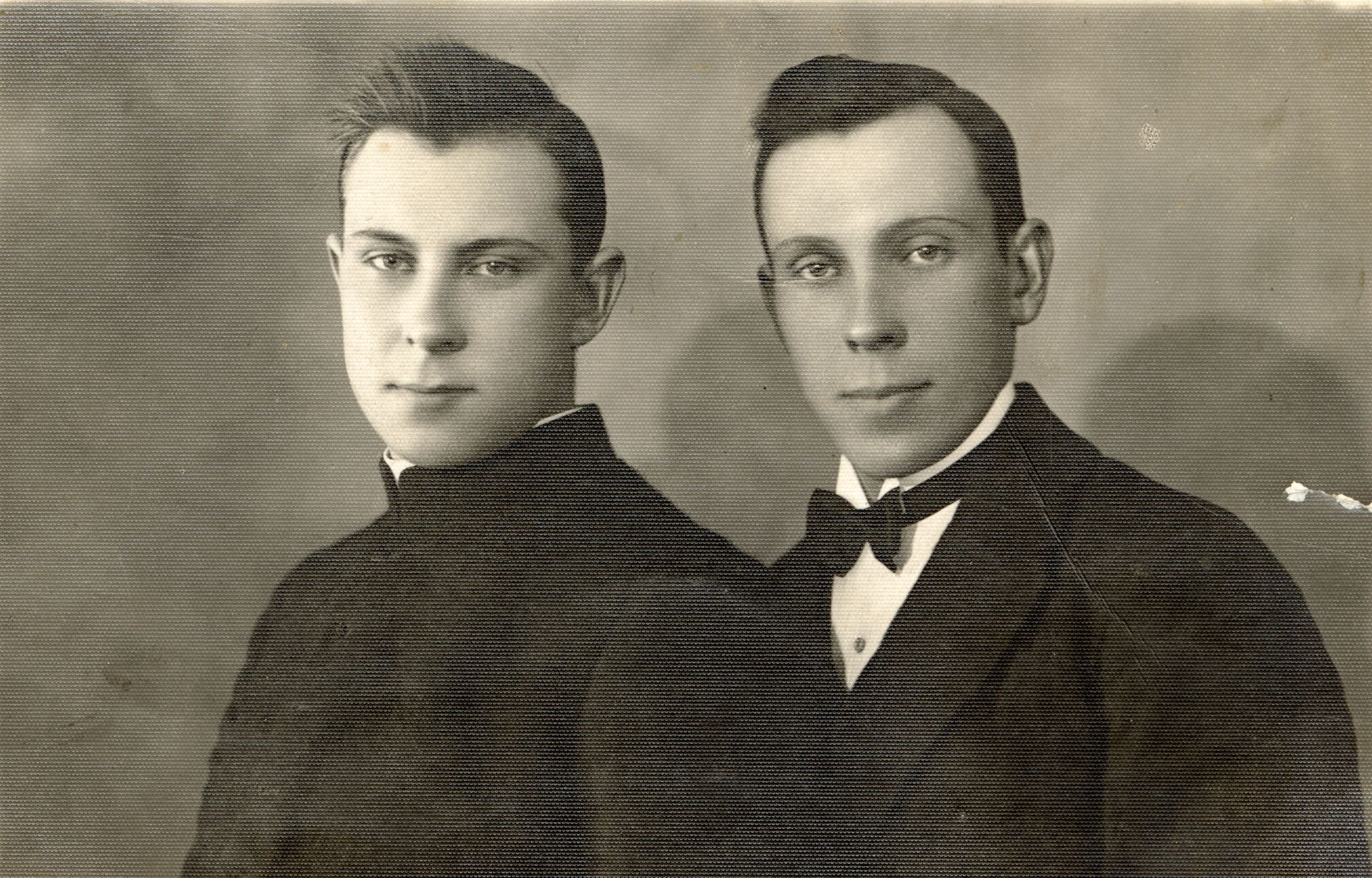 Chaimo Kaplanskio fotosalonas, Broliai Riškai