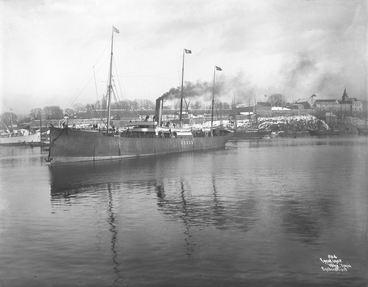 Anders Beer Wilse, Prot: Piperviksbukten med Akershus ""Norge"" forlatende Mars 1901