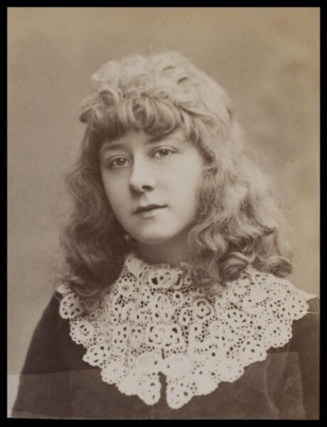 London Stereoscopic and Photographic Company, Guy Little Theatrical Photograph