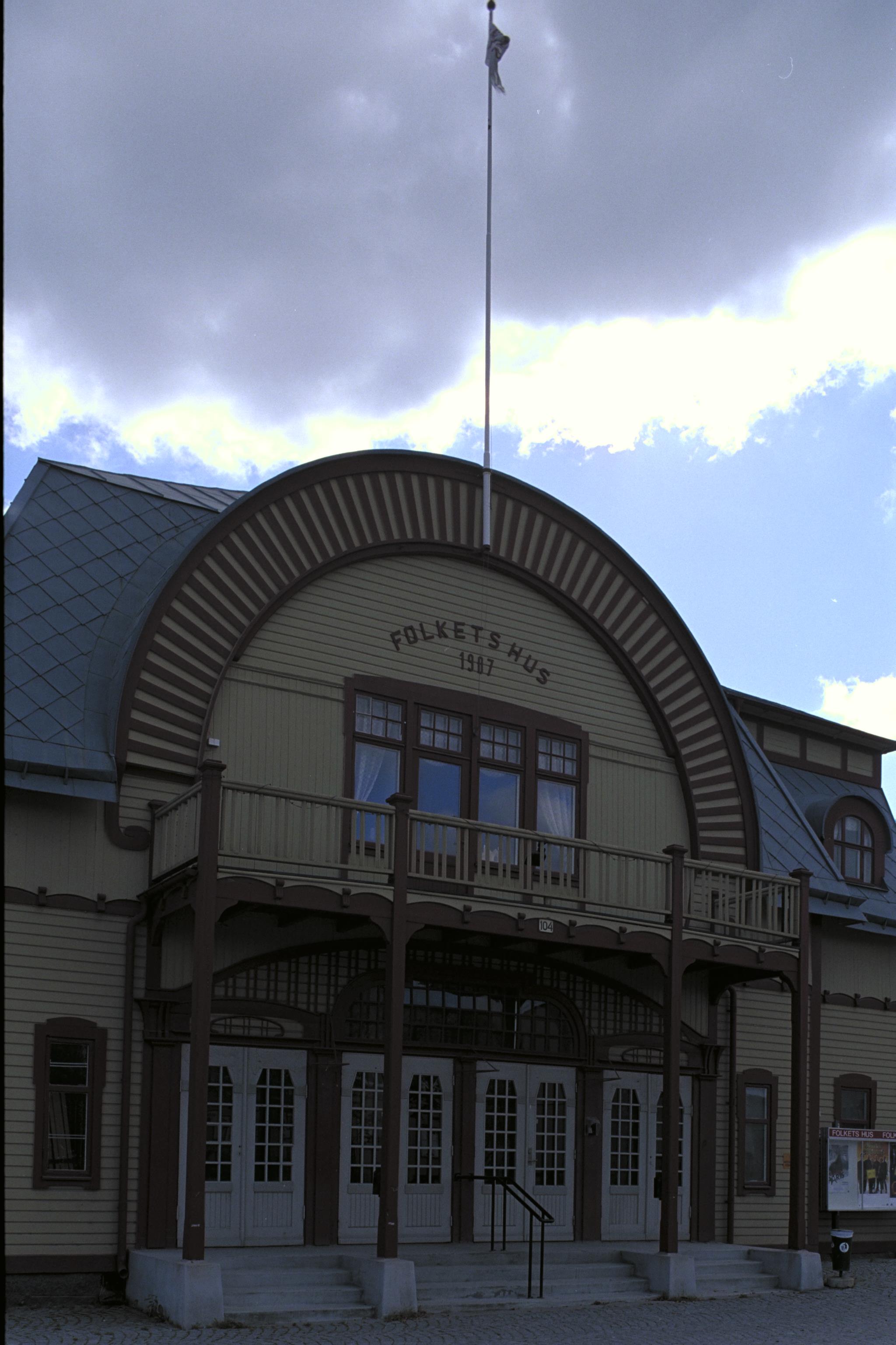 Bengt A Lundberg, Motala folkets hus