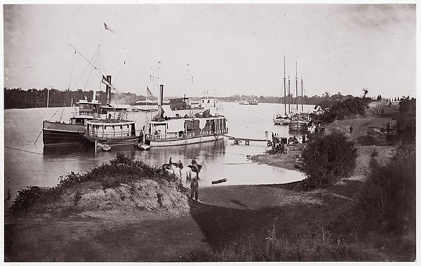 Unknown, [Transports, Tennessee River]