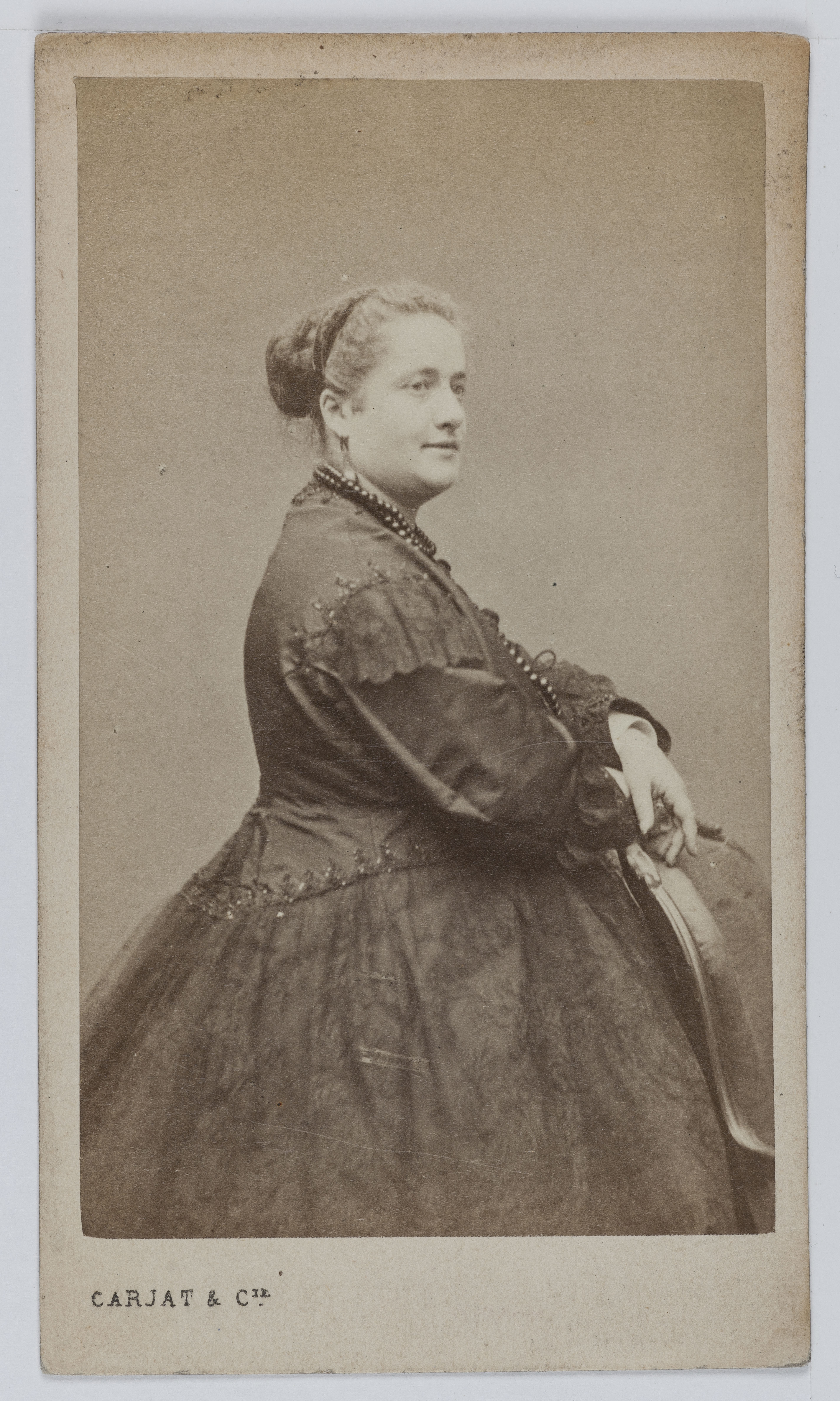 Carjat & Cie, Portrait de Marie Joséphine Protat (1839-1906), actrice de théâtre.