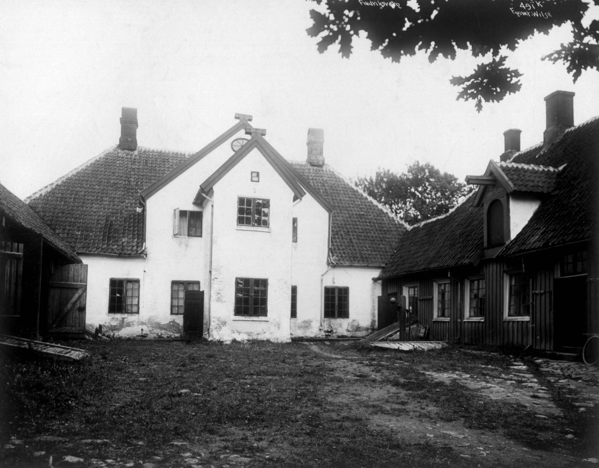 Anders Beer Wilse, Larvik 2.