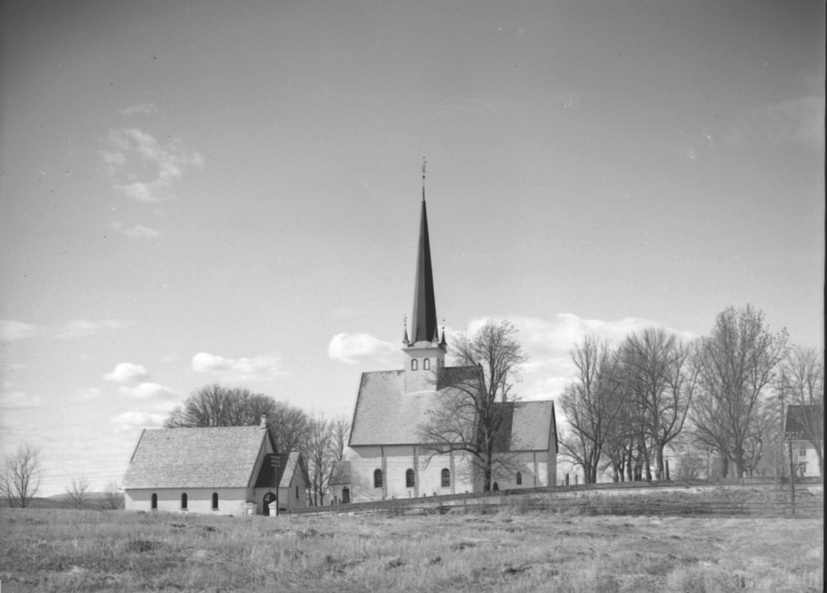 Anno Domkirkeodden, EKSTERIØR; STANGE KIRKE, KAPELL