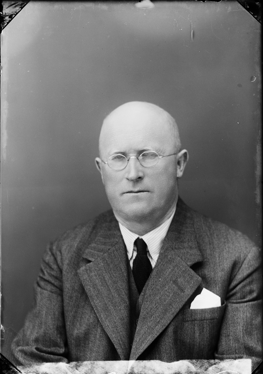 Skötsner-Edhlund, Ateljéporträtt - Walfrid Andersson från Långalma, Börstil socken, Uppland