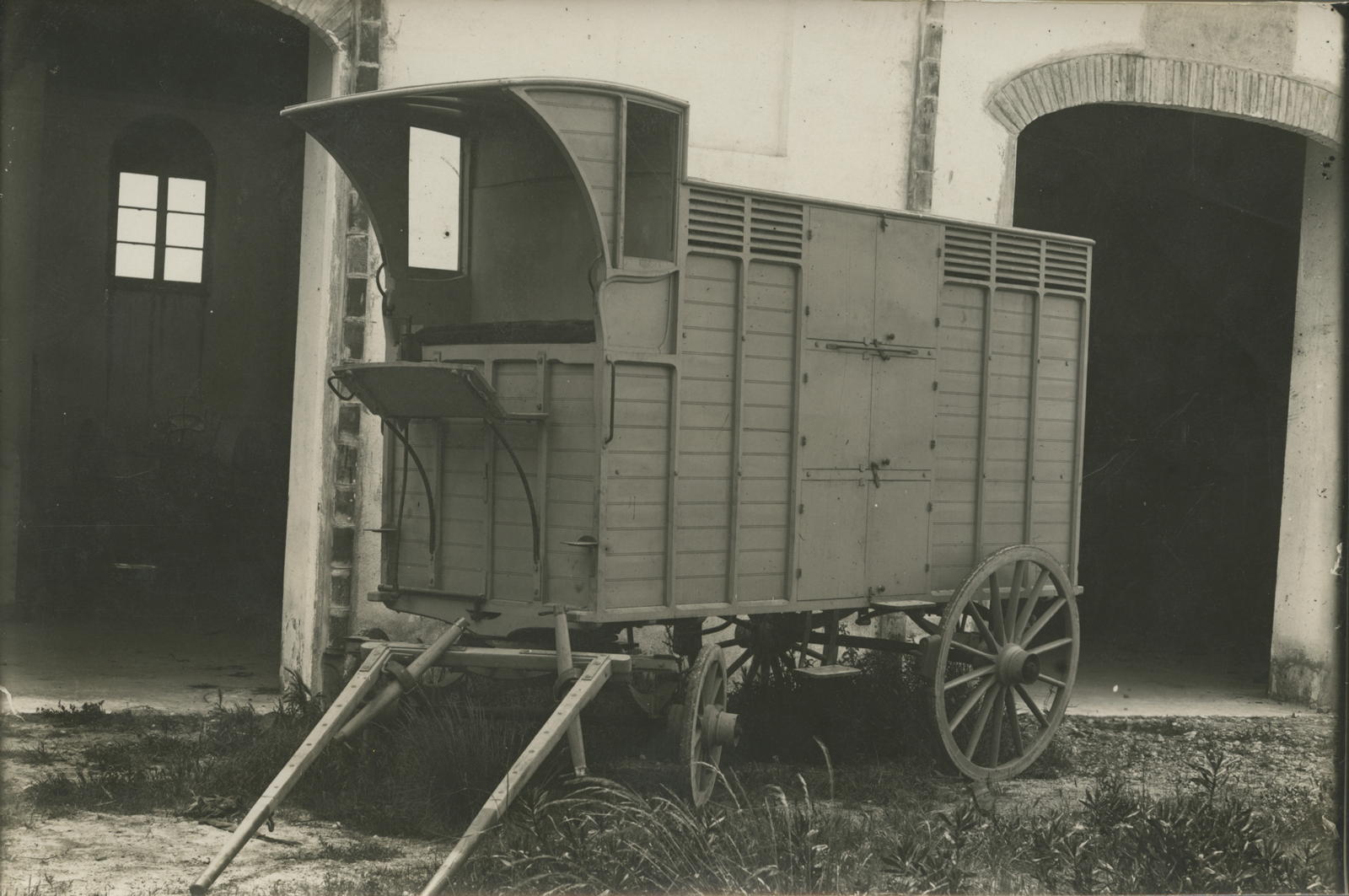 Desconegut, [Cleaning machinery of the City of Girona]