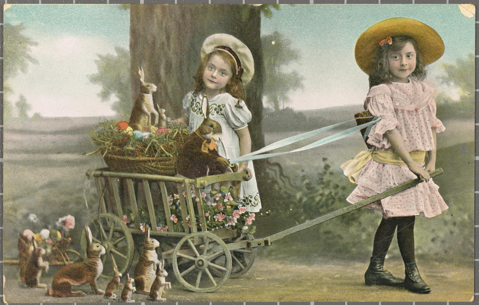 Desconegut, [two girls' studio portrait]