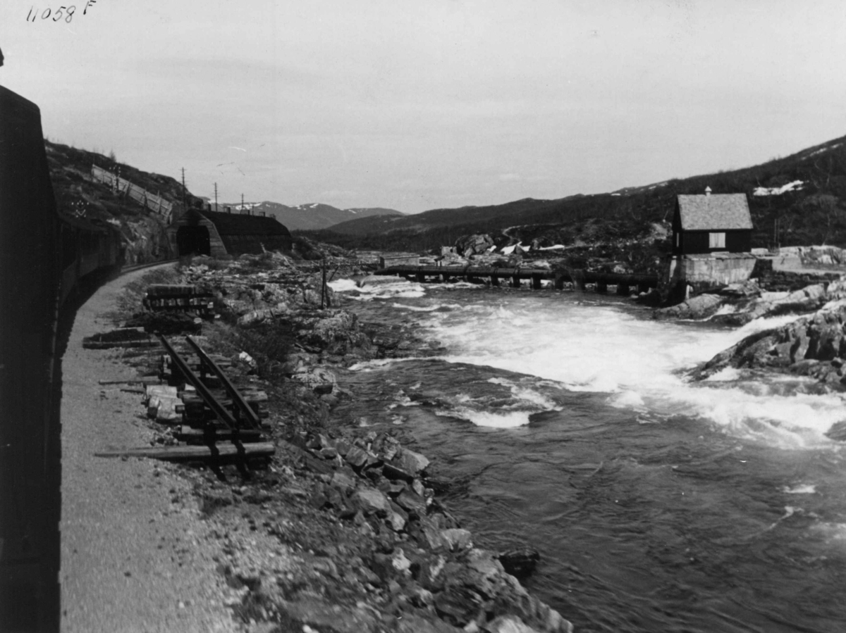 Anders Beer Wilse, Ustedalen, Samferdsel, Jernbane