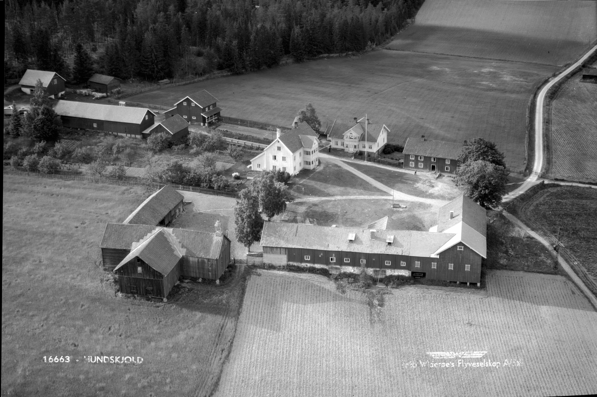 Anno Domkirkeodden, Flyfoto av Hundskjold gard, Brøttum, Ringsaker.