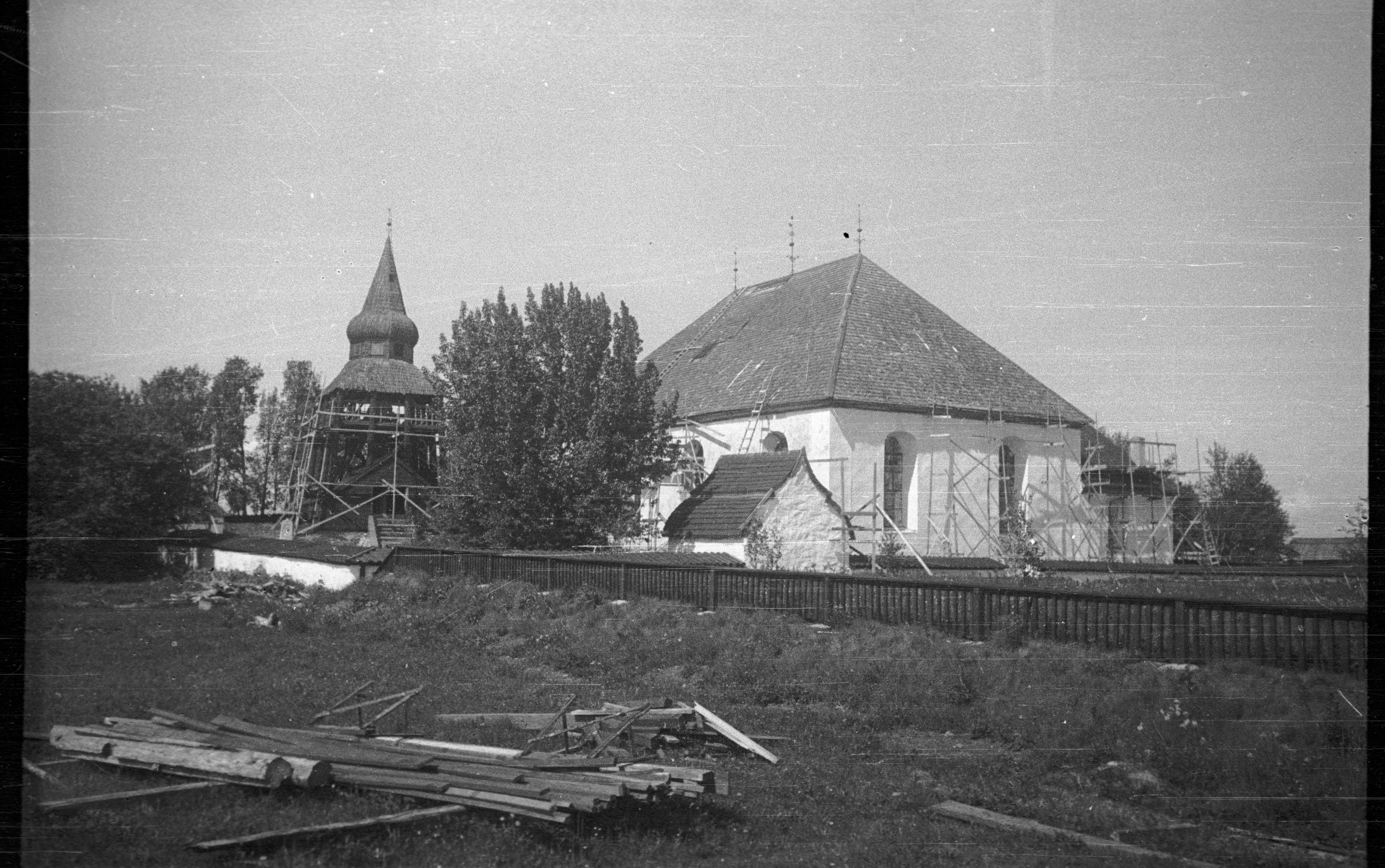 Berit Wallenberg, Ovikens gamla kyrka