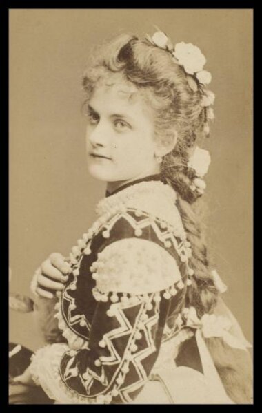 London Stereoscopic and Photographic Company, Guy Little Theatrical Photograph