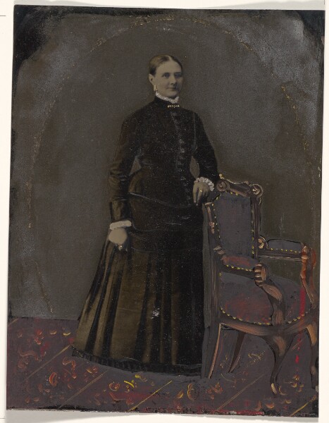 Unknown, [Portrait of standing woman]
