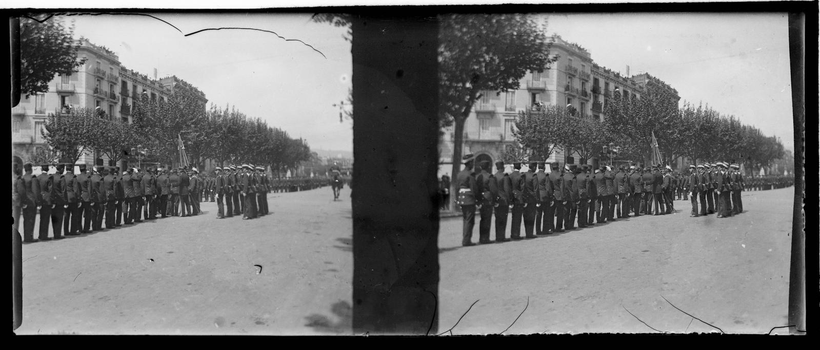 Desconegut, Parade by Barcelona