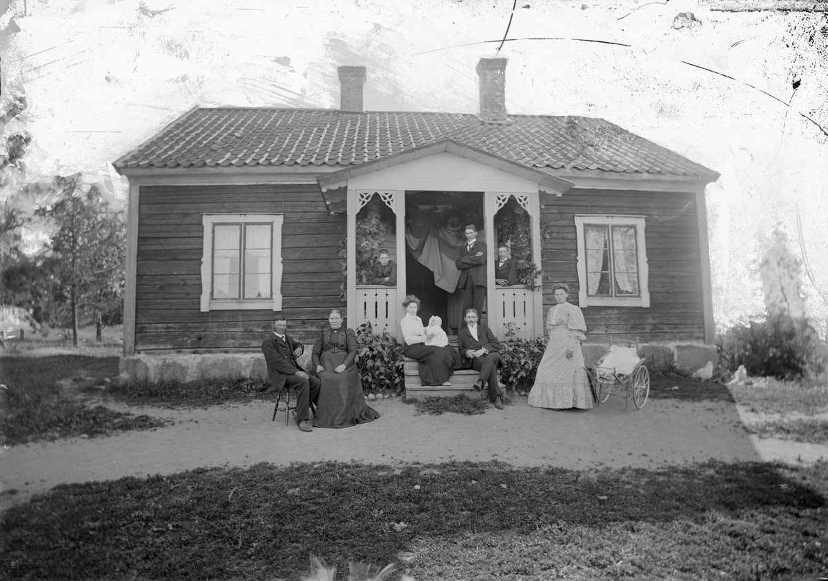 Henri Osti's Fotografiateliér, Familjen Jernström, Bergsbrunna, Uppsala 1906