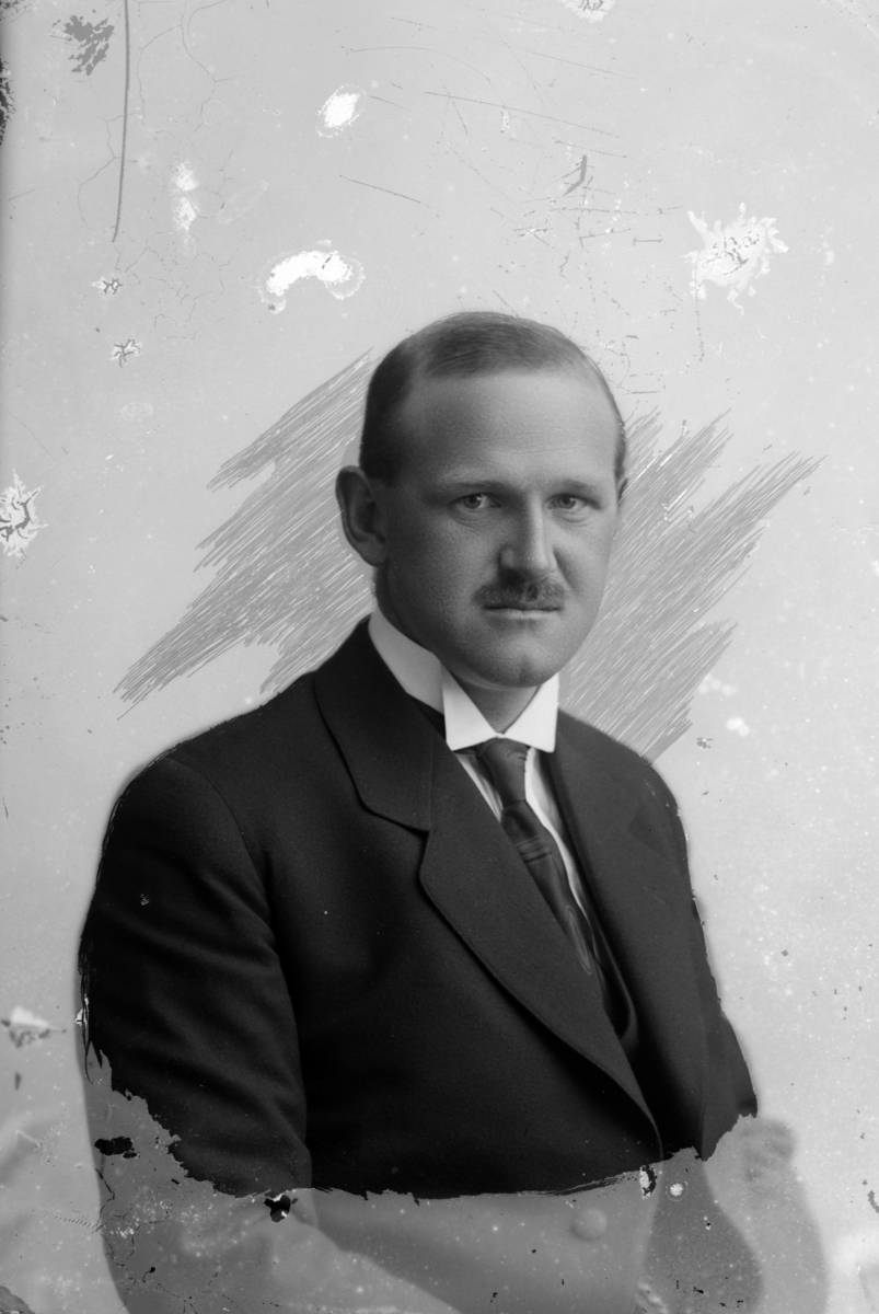 Christian Grundseth, HALVORSEN AKSEL, HALVFIG. , 19145