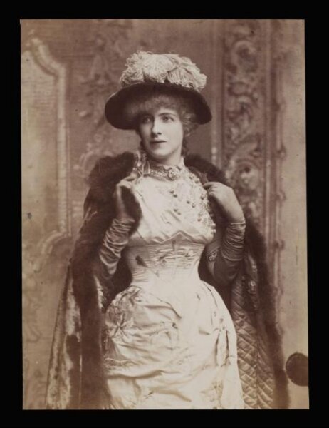 London Stereoscopic and Photographic Company, Guy Little Theatrical Photograph