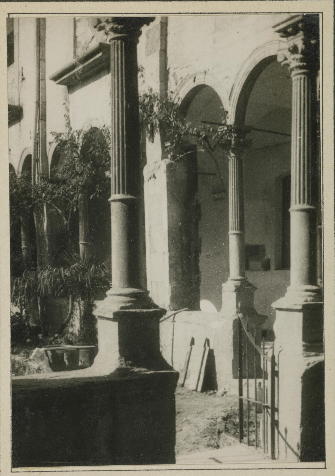 Desconegut, Claustro de Bañolas