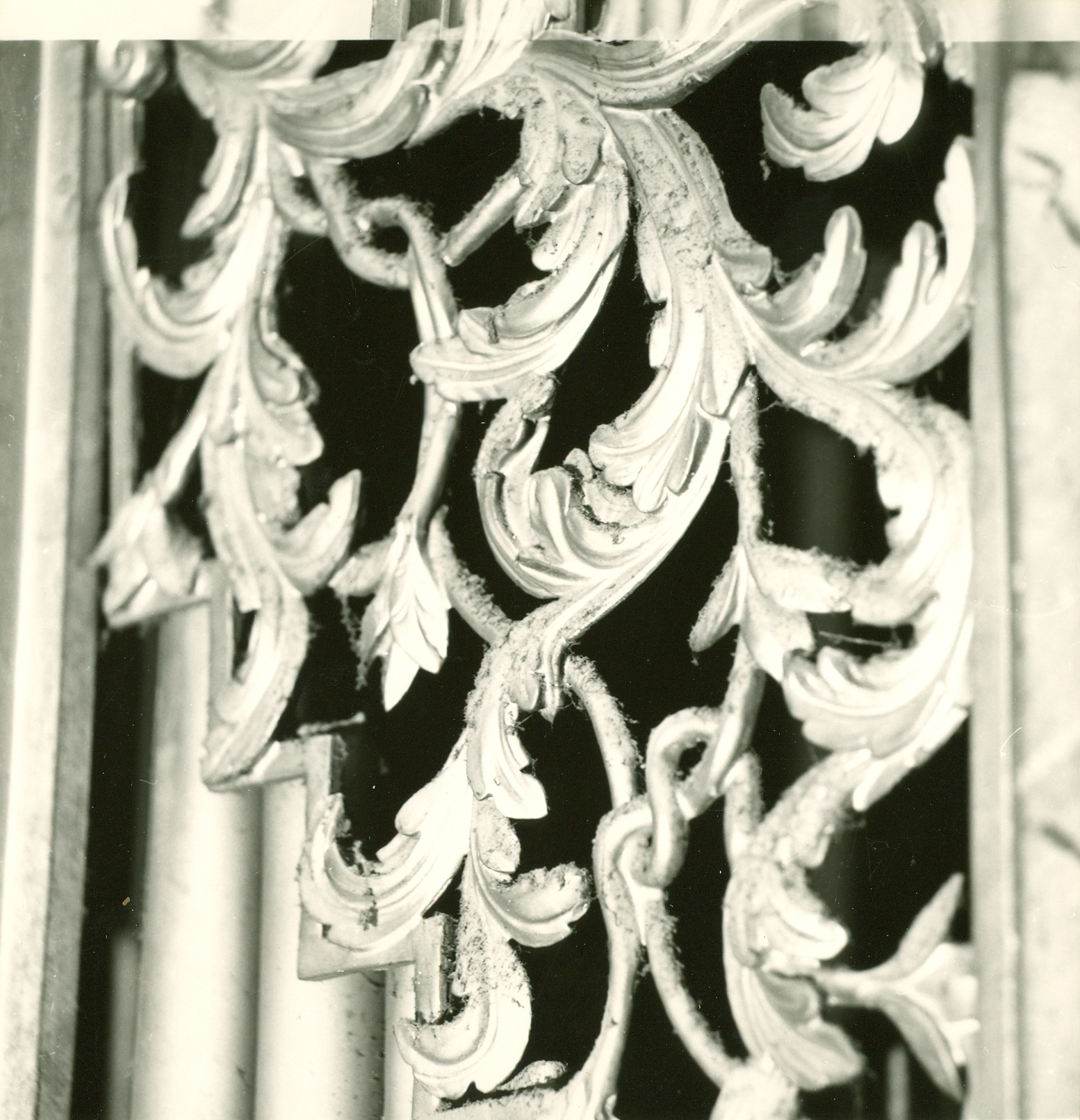 Nino Vranić, Slavonski Brod (Slavonski Brod) - Crkva sv. Trojstva (franjevački samostan) - Detalj dekoracije prospekta