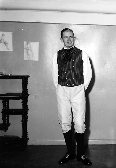 Knut Borg, A man in folk costume. Arne Fredriksson