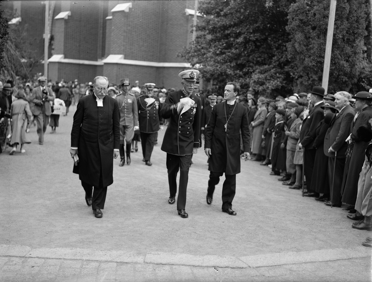 Paul Sandberg, Archbishop Erling Eidem and King Gustav V of Uppsala Cathedral, Uppsala 1935
