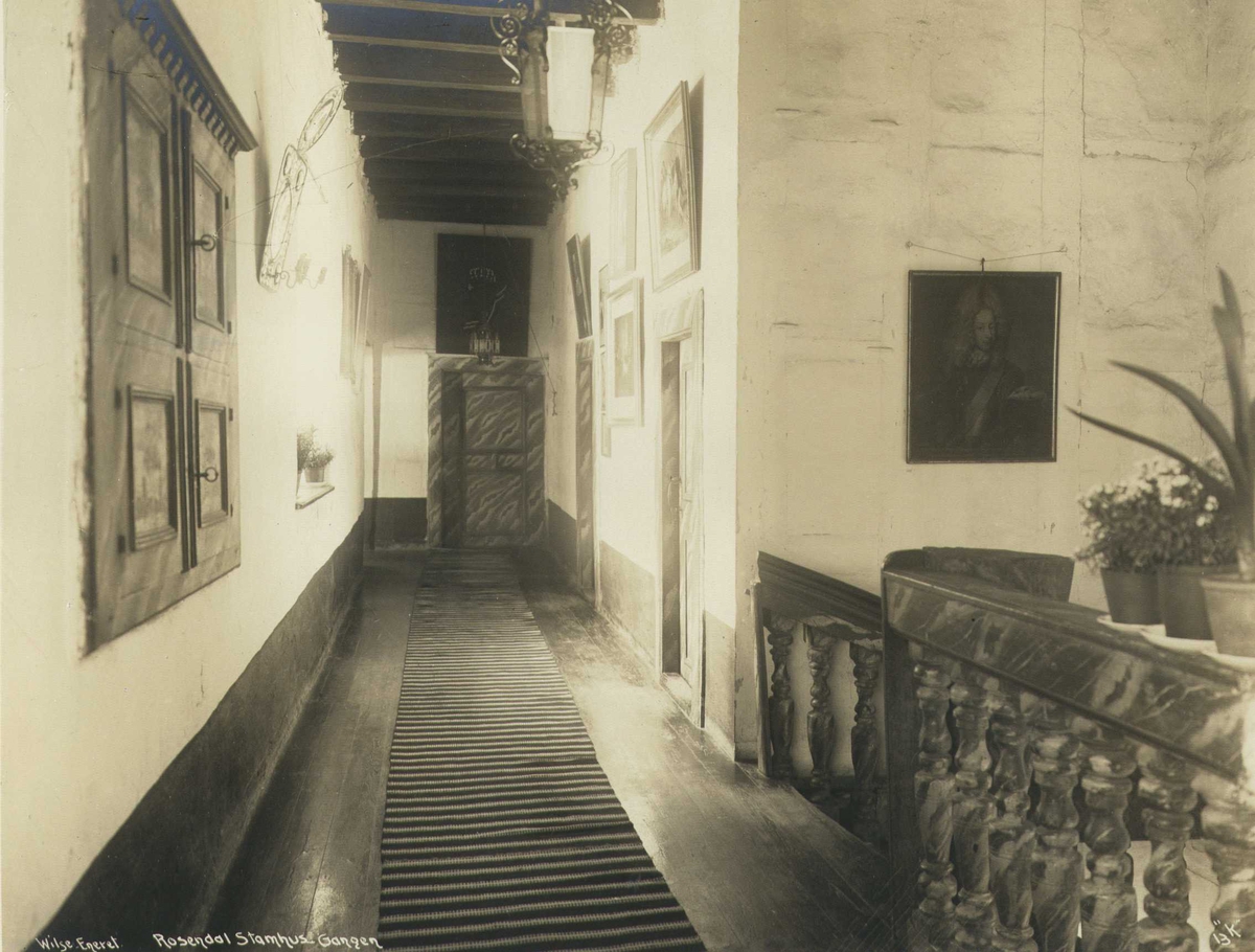 Anders Beer Wilse, Gang i annen etasje, Baroniet Rosendal, Kvinnherad, Hordaland. Fotografert 1912.
