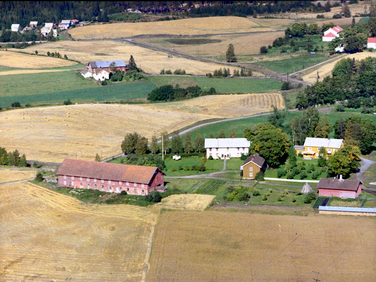 Widerøes Flyveselskap A/S, FLYFOTO NORDERHAUG GARD