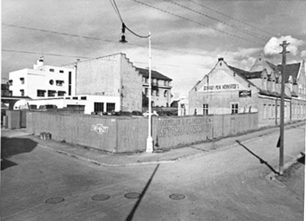 Anno Domkirkeodden, EKSTERIØR, OUSTAD MEK. VERKSTED, ØSTREGATE/ENGGATA.